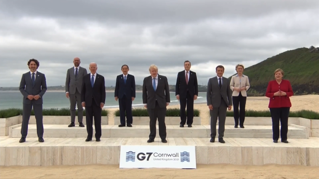 G7峰会约翰逊忙着秀恩爱，却秀了个寂寞