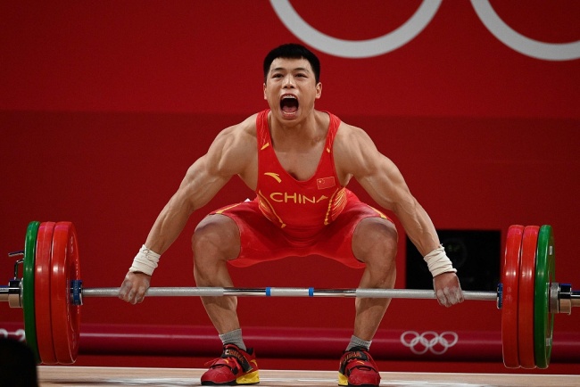 中国举重再添一金！谌利军拿下男举67公斤级冠军
