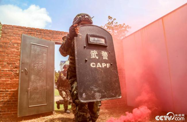 广西钦州:硝烟战场砺练特战尖兵
