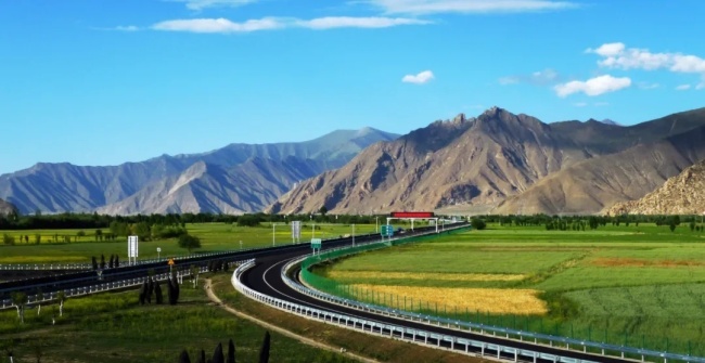 西藏交通：短短几十年 跨越上千年