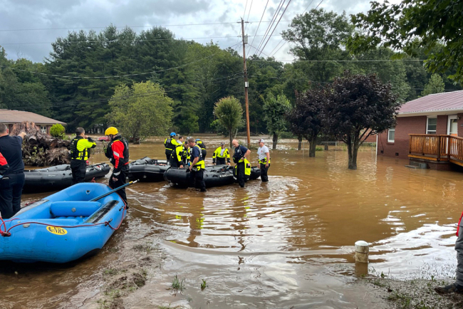 美国北卡罗来纳州遭遇洪灾 已致数十人失踪