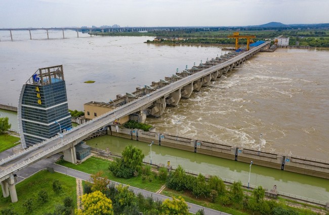 湖北襄阳：汉江迎2021年最大洪峰
