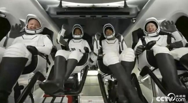 SpaceX全平民机组返回地球