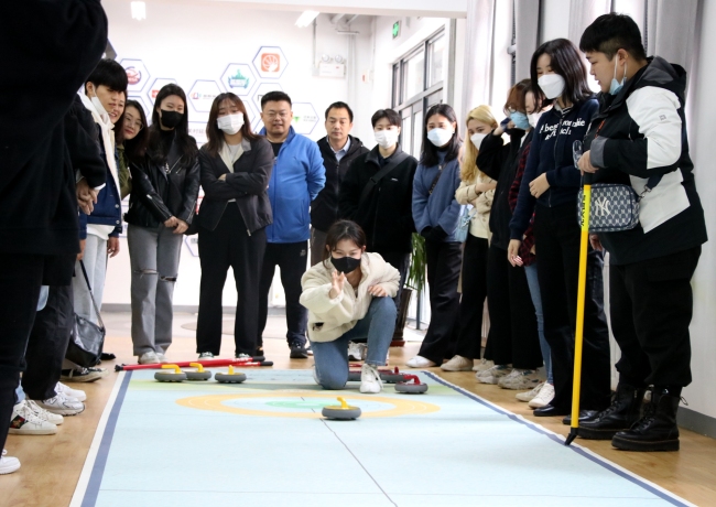 学方言、打冰壶，韩国留学生延庆感受冬奥魅力