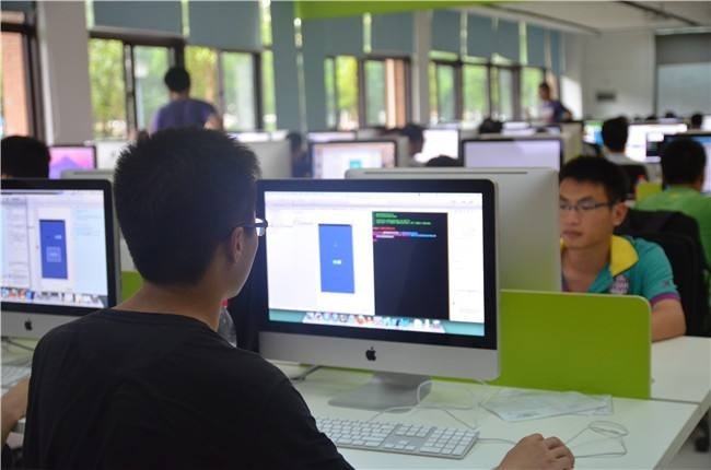 各行业工资单出炉:IT行业钱景喜人 年薪达17.75万