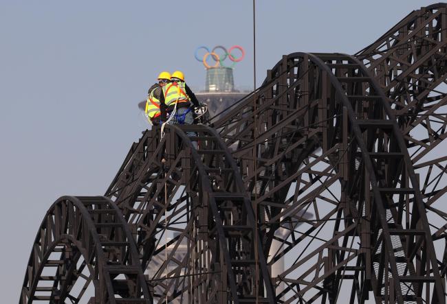 2022冬奥会北京颁奖广场主体结构雏形初现！