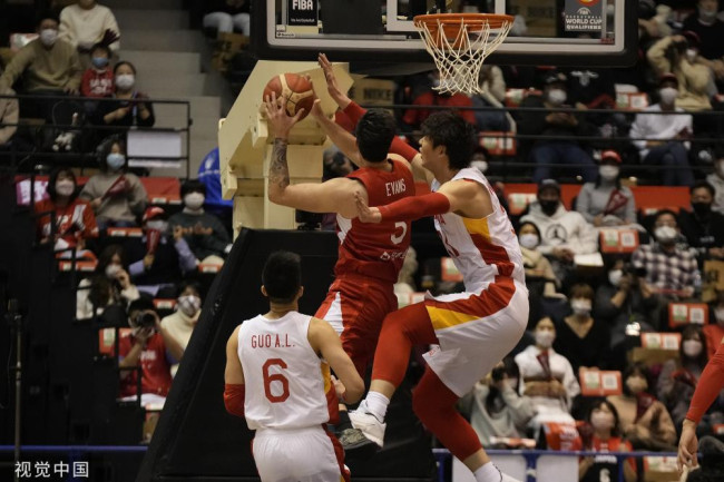 中国男篮33分大胜日本