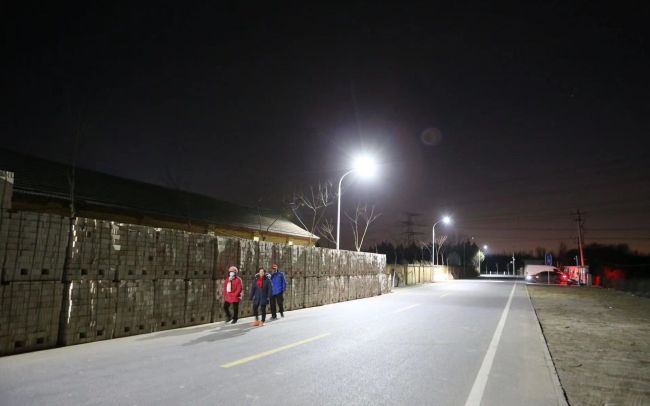 顺义区农村路灯覆盖365个村庄 8万余盏路灯照亮村民回家路