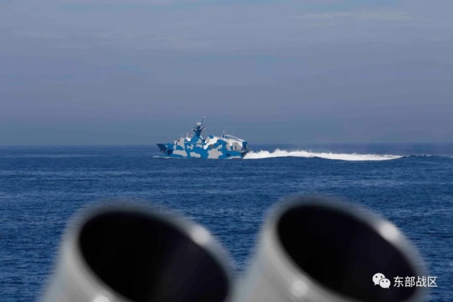 开火！东部战区导弹快艇开展海上实战化训练