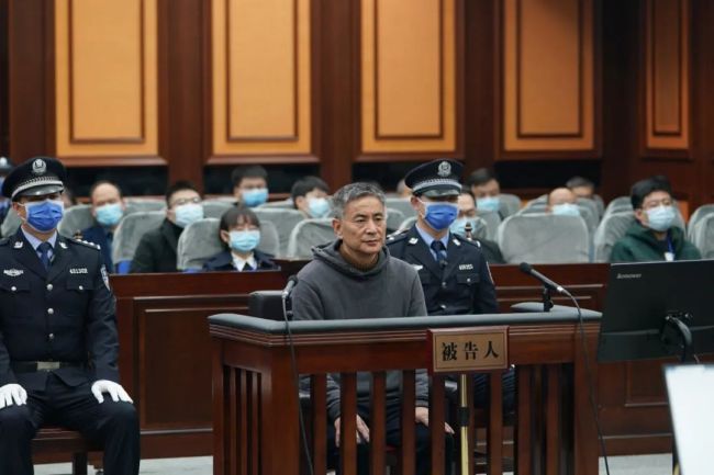 被控受贿1.7亿！广西贵港市委原书记李新元受审