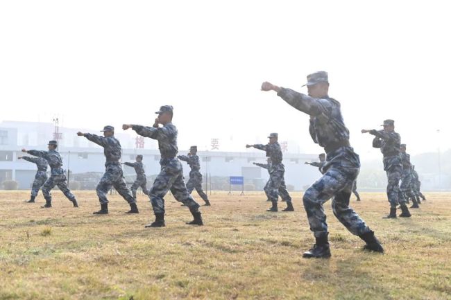 南部战区部队热血开训！