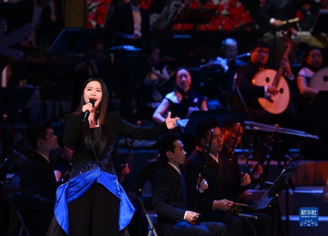 1月6日，歌手谭维维演唱歌曲《墨梅》。