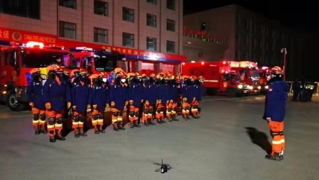 青海门源县发生6.9级地震 青海甘肃两地消防紧急出动