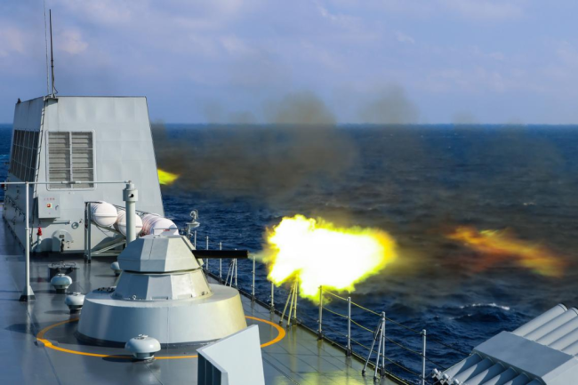 南部战区海军某登陆舰支队实战化训练掠影