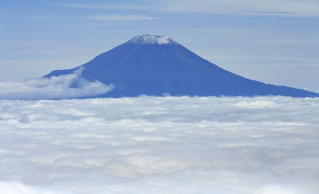 日本富士山喷火口增加近6倍 专家称随时有喷发可能