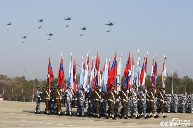缅甸举行大规模阅兵和巡游活动