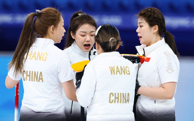 女子冰壶循环赛，中国队战胜上届亚军韩国队