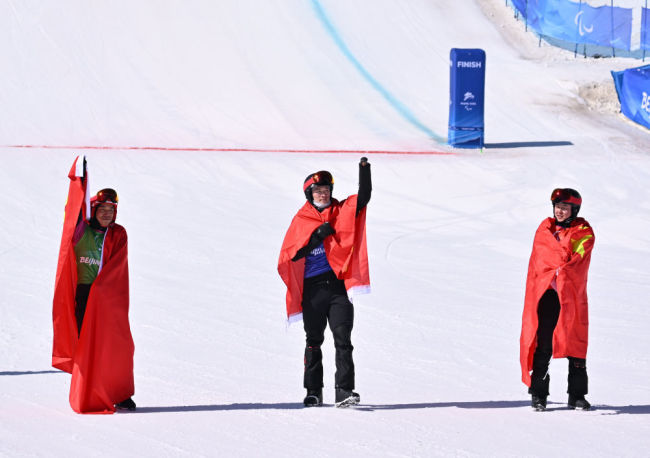 改写历史！残奥单板滑雪中国队创造“名场面”