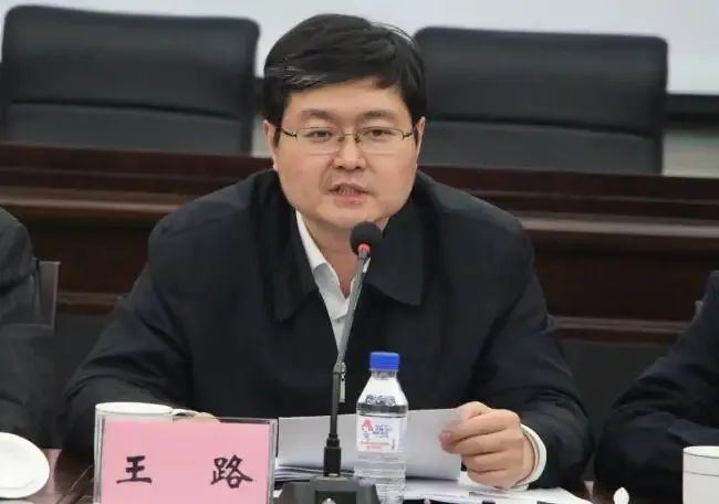 王毅谈2022年中国外交八大重点 - Boniu - 百度评论 百度热点快讯