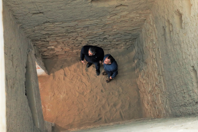 埃及发掘出五座古代墓葬 距今已有4000年历史