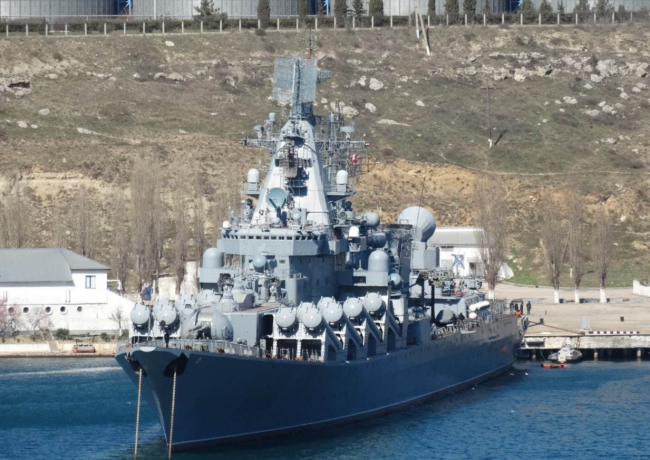 俄军方称俄军舰发生爆炸严重受损：起火致弹药殉爆