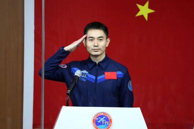 这个天团，我追定了！！！
