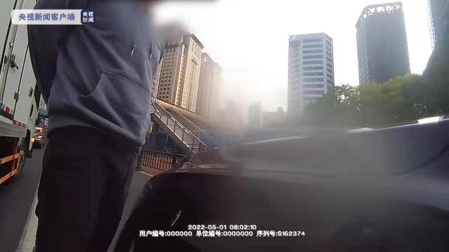 上海警方查获一起**配送人员开“黑车”案件