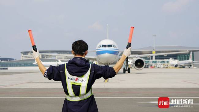 增投客座6.1万个国航加飞828班迎成都民航暑运