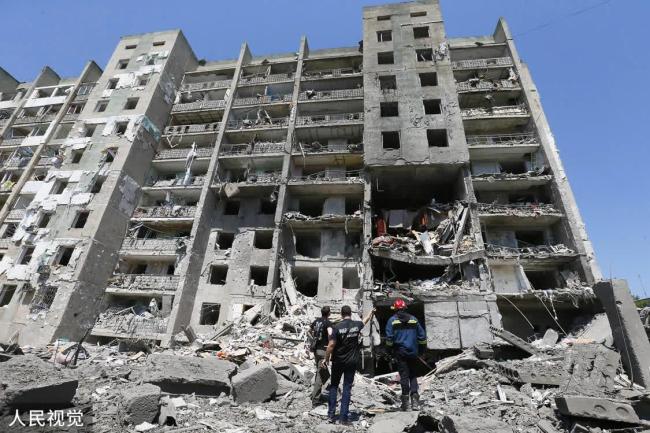 乌克兰称俄导弹击中敖德萨公寓楼