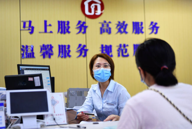 建设高素质人民公仆队伍 锻造新时代治国理政中坚力量——党的十九大以来公务员队伍建设工作综述