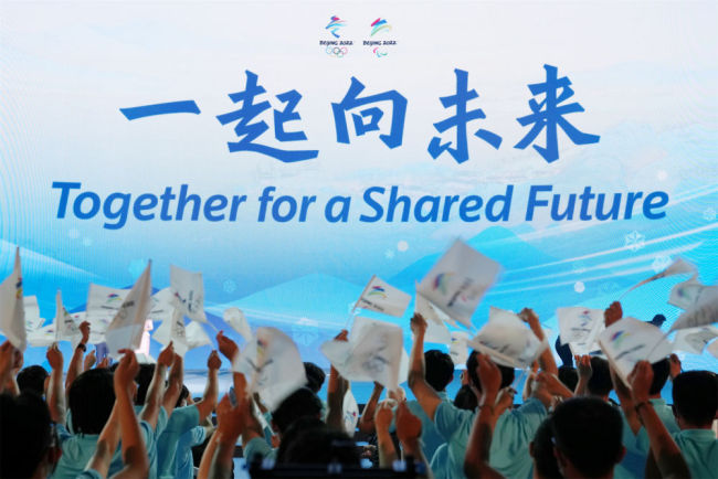 确保党始终成为坚强领导核心——党的十八大以来毫不动摇坚持和加强党的全面领导述评
