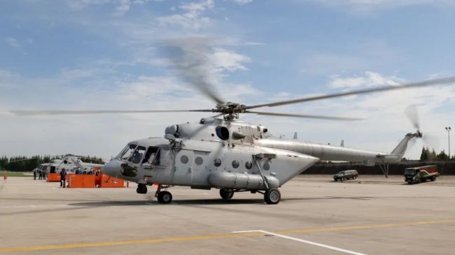 解放军直升机出动！开辟泸定空中救援通道