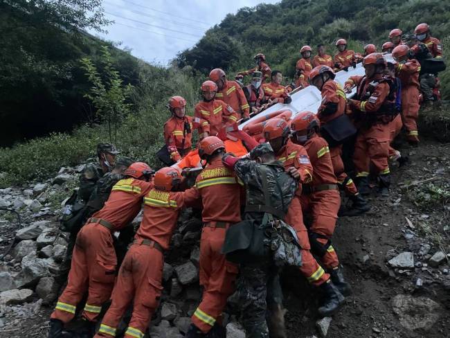 感动全网的”汶川哥哥“背后：还有一群汶川哥哥！