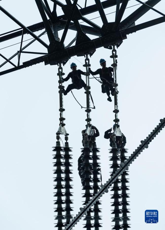 “西电东送”大动脉全线贯通