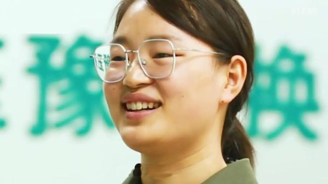90后女孩入职国企成同事“团宠” 每天巡视20公里,爬塔徒步样样行