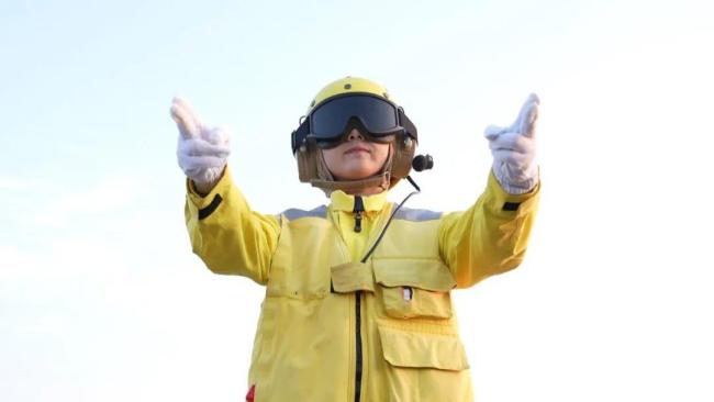 超飒!她们是辽宁舰女兵