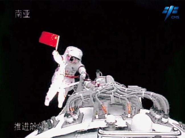 中国人首次太空漫步14周年，致敬航天英雄！