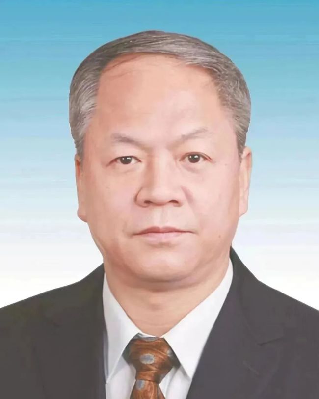 李仰哲任上海市委委员、常委和市纪委书记