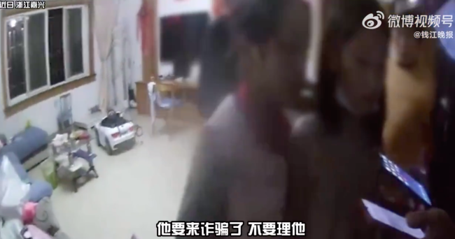 10岁女孩遇诈骗9岁妹妹劝阻报警 那就奖励几本习题吧