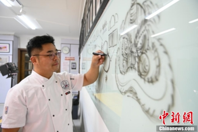 国产“奢侈品”醒狮酥爆火，网友：做成了我吃不起的样子