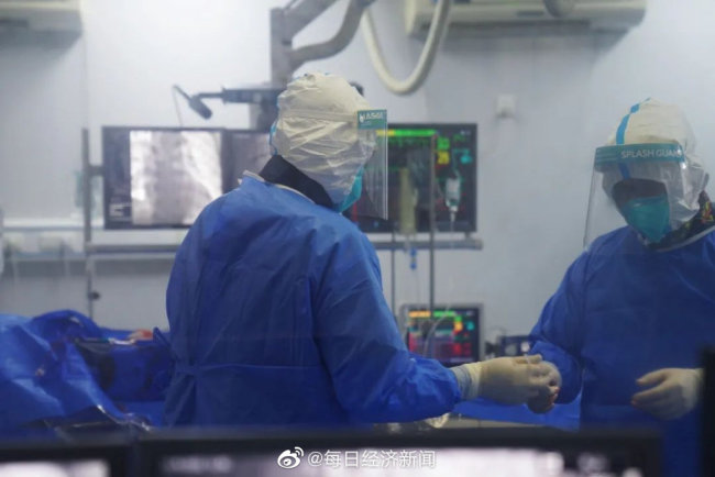重庆市中医院不等核酸结果抢救黄码老人