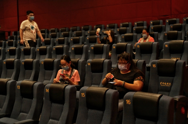 多地电影院有序开放，全国营业率回升。
