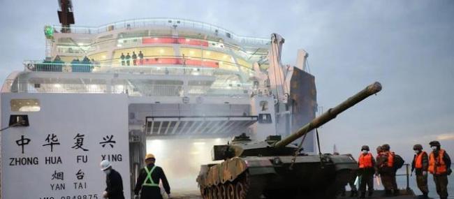 若解放军收复台湾，30万兵力是否足够？如果美军介入是否需要增兵呢