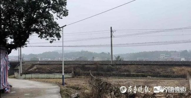 官方回应胡鑫宇搜寻方向：铁路沿线！会不会坐火车去外地了？