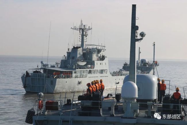 登陆舰编队,破浪出击!