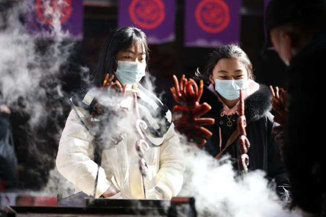 镜头里的中国年——精彩庙会 烟火大集