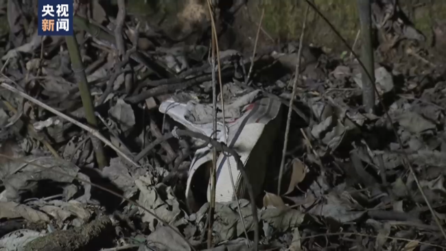 现场痕迹显示胡鑫宇曾在围墙上活动：现场最新细节披露