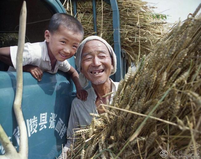 马光远:居民为何越没钱越存钱 他们深知一旦没钱就会变成贫困