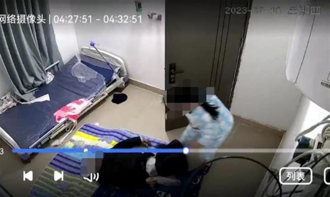 94岁老人疑遭护工推倒撞地当天去世 家属：不要求她赔偿，只希望能给我们道歉