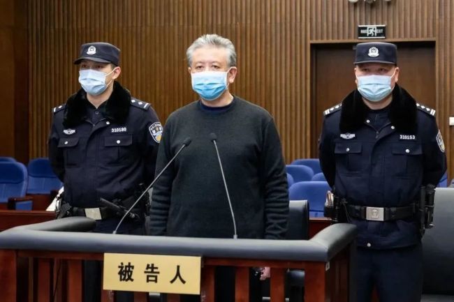 上海一中院一审公开开庭审理被告人袁晓林受贿案